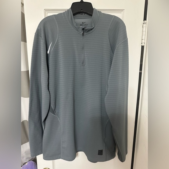 Nike Men's Gray Dri-FIT fitted Quarter-Zip Jacket - Picture 1 of 8